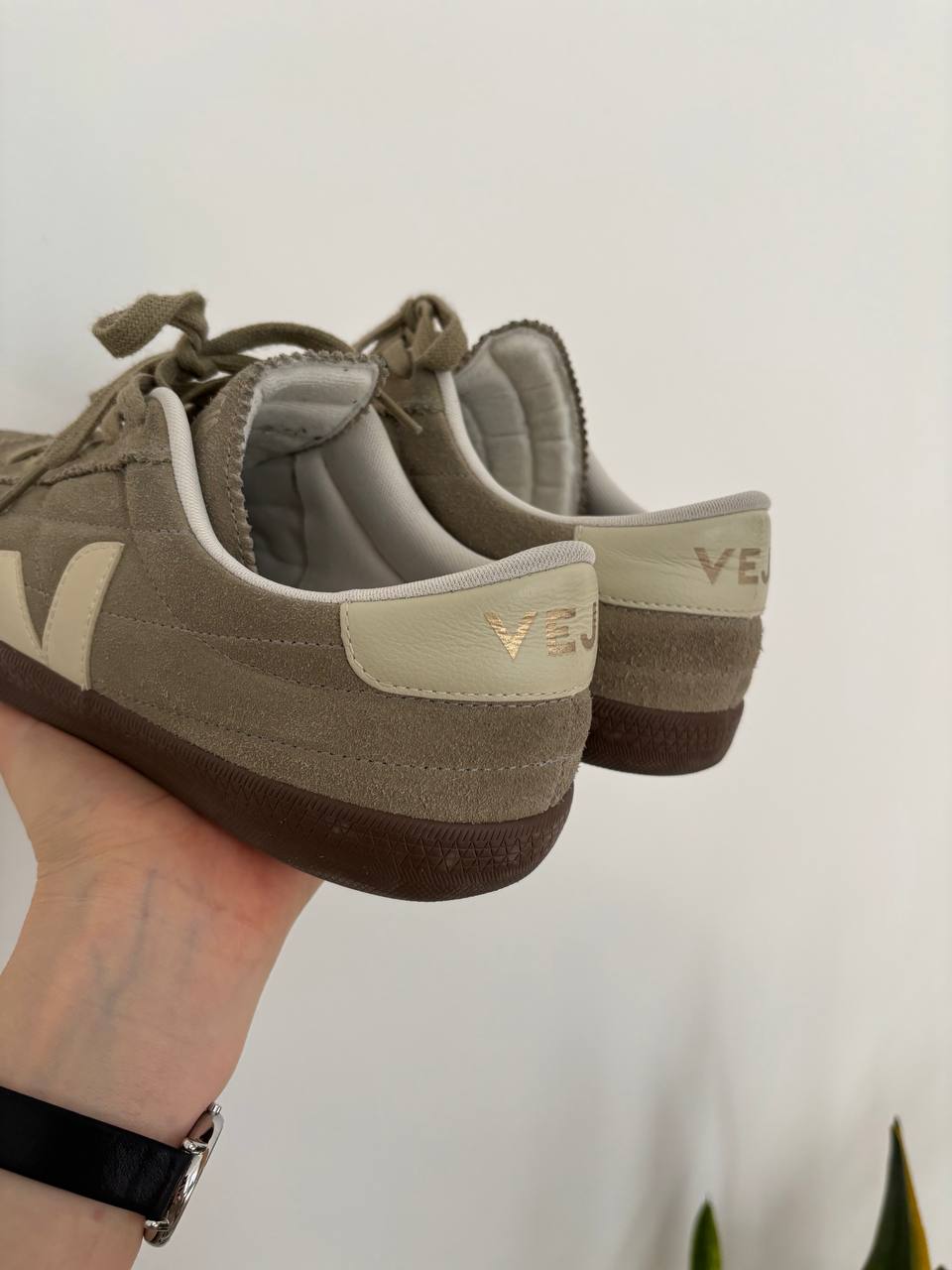 VEJA Sneakers photo 3