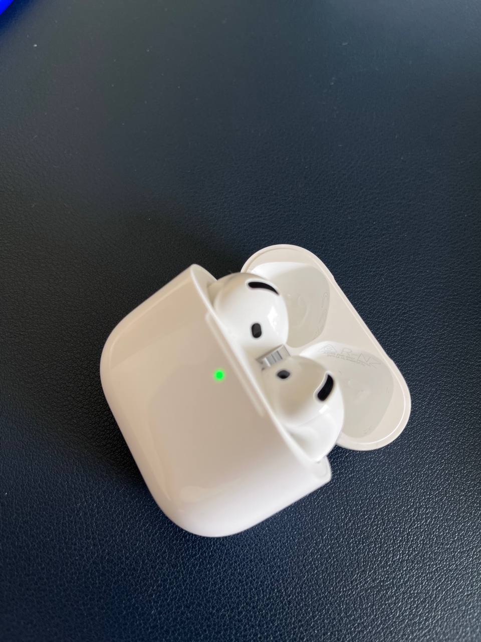 Airpods 4 photo 2
