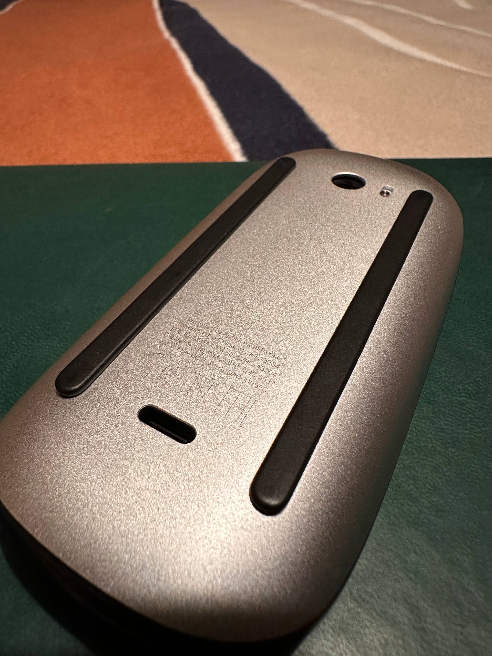 Apple Magic Mouse 2025 photo 2