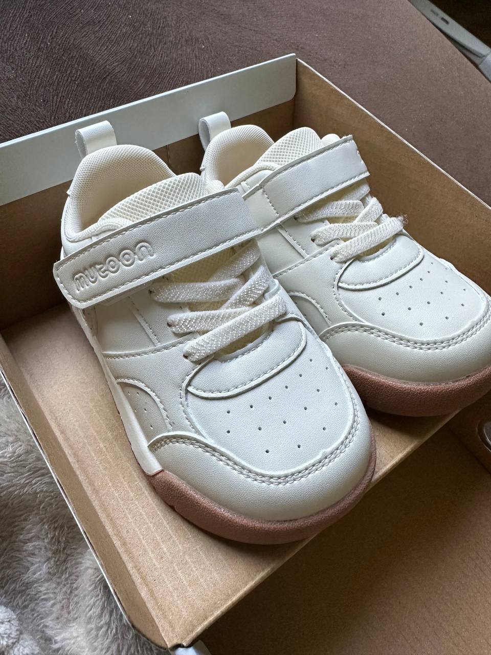 sneakers photo 2