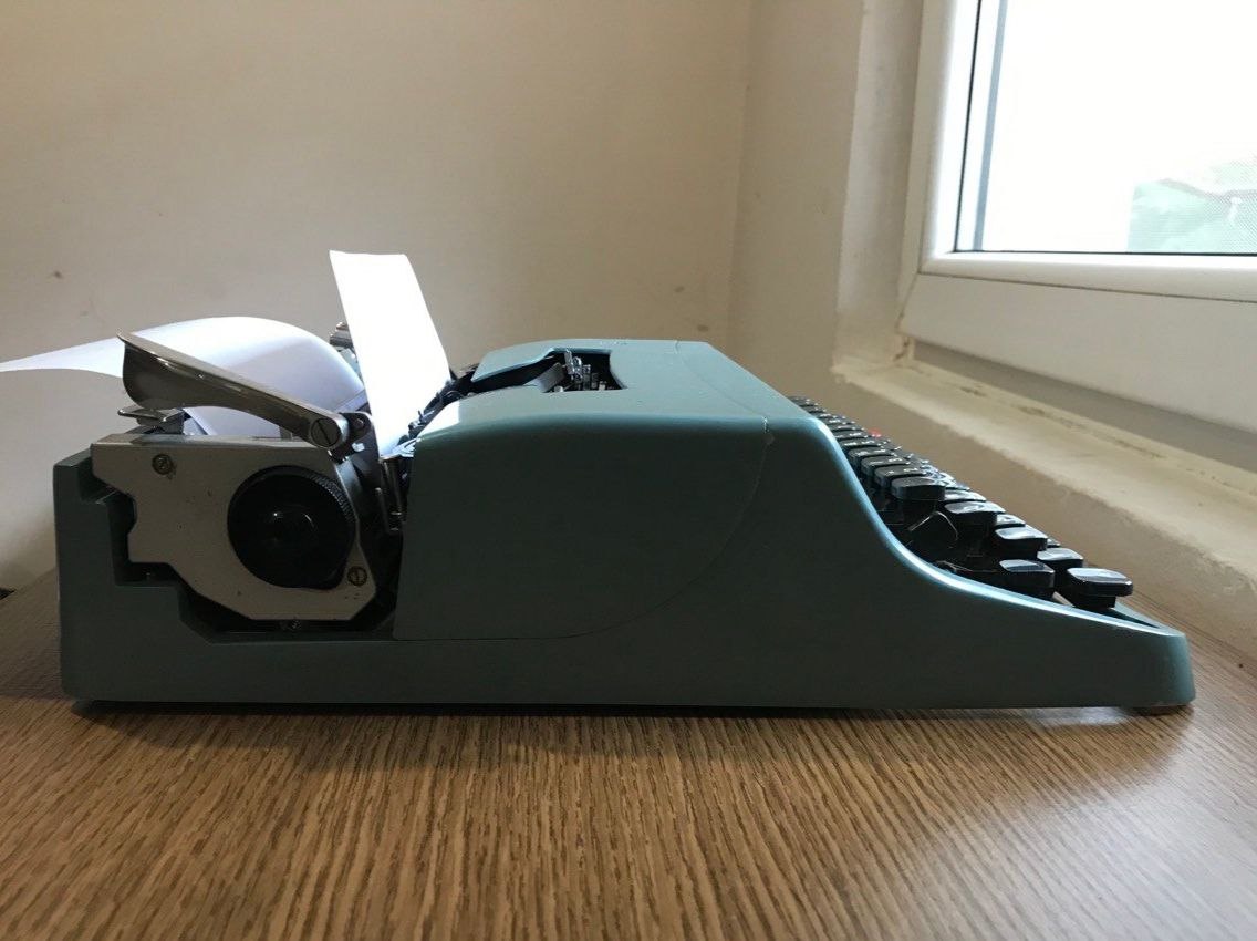 Olivetti Letra 32