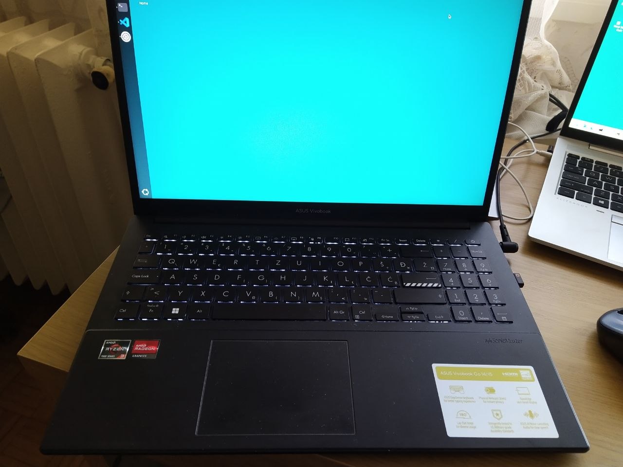 Laptop Asus Vivobook E1504FA