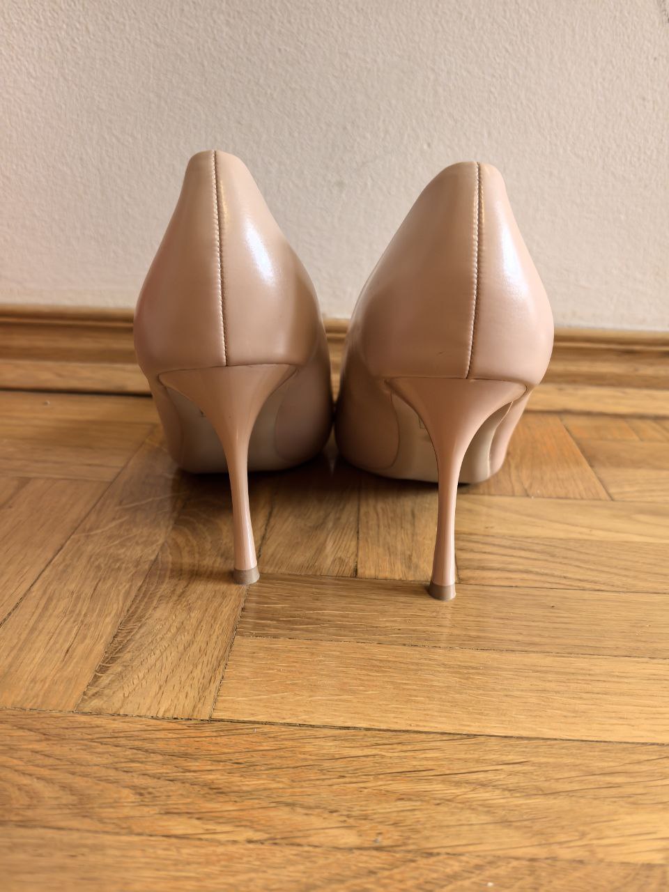 Black shoes photo 3