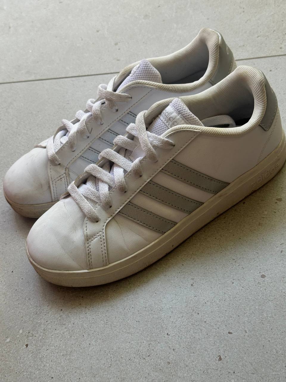 Sneakers photo 3
