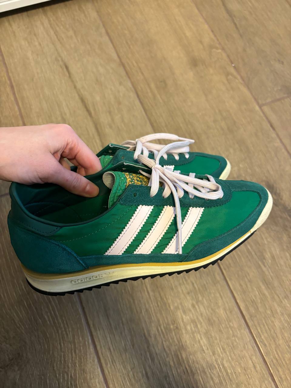 Adidas SL