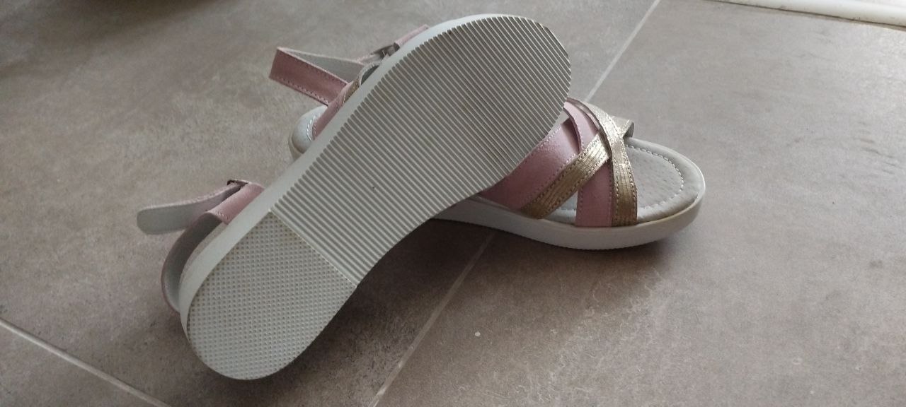 Sandals photo 3
