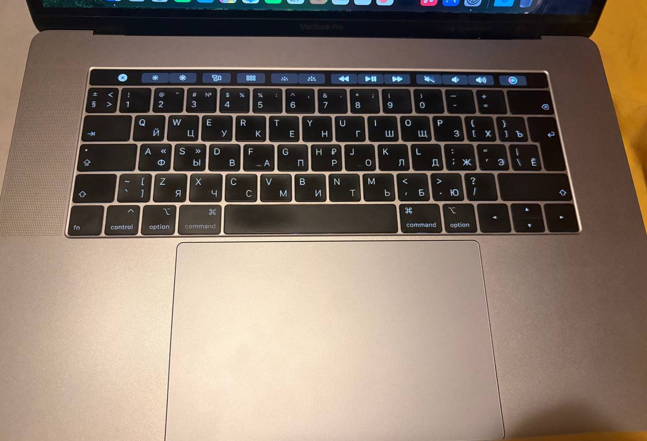 Apple MacBook Pro 15" photo 2