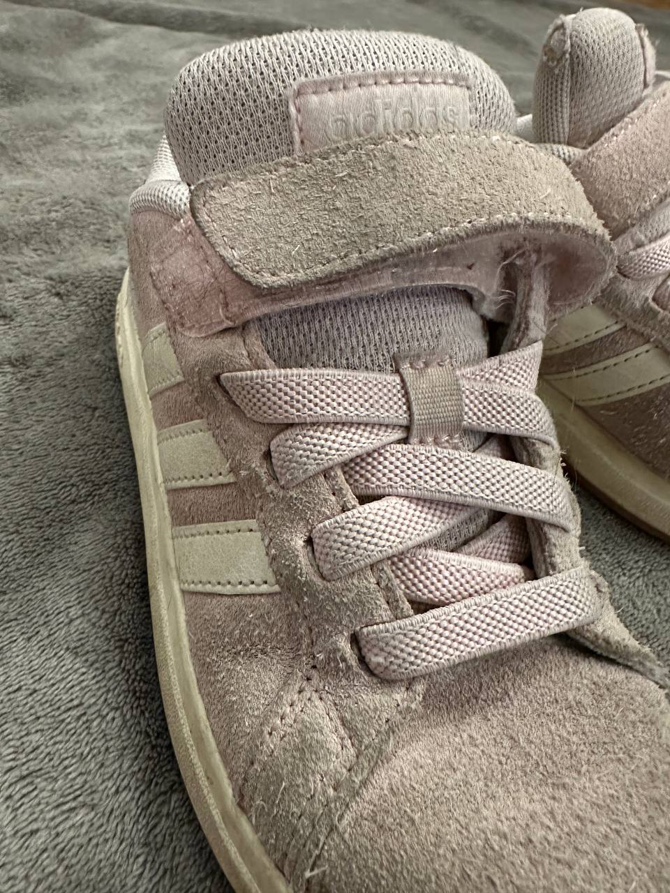 Adidas sneakers photo 3
