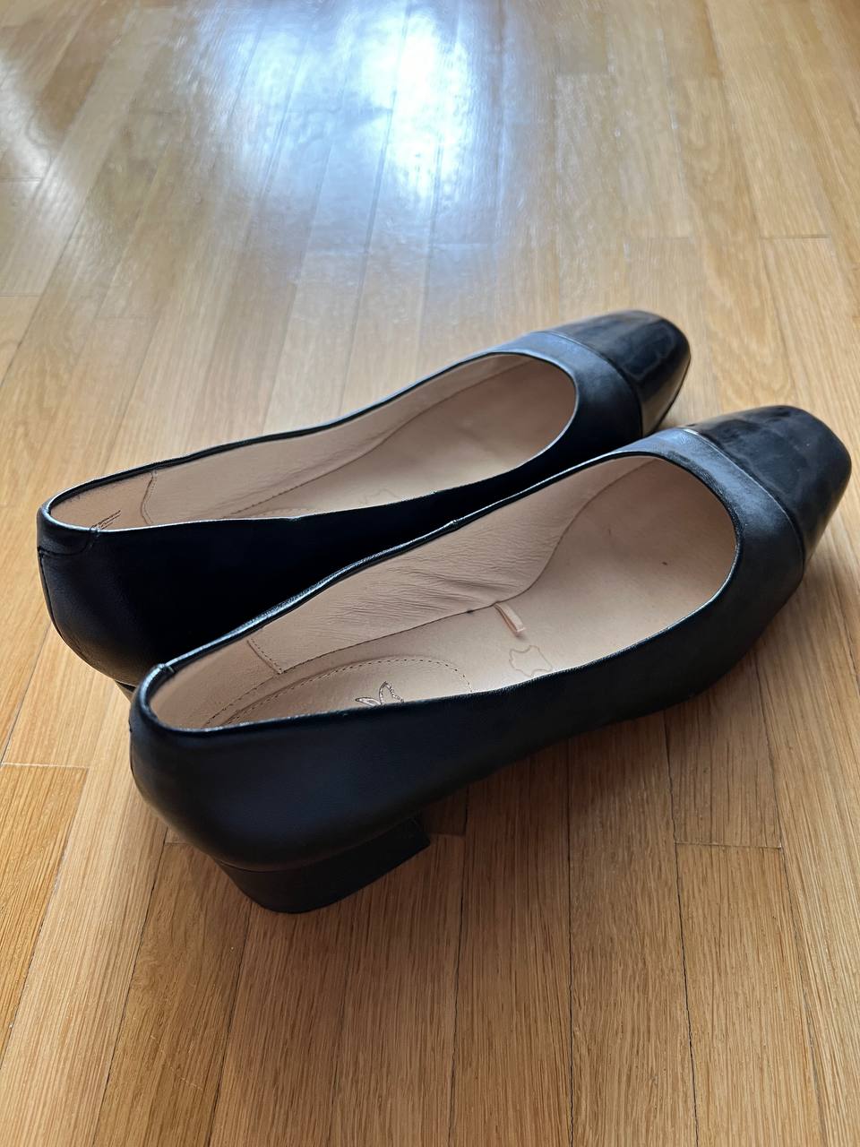Leather heels Caprise