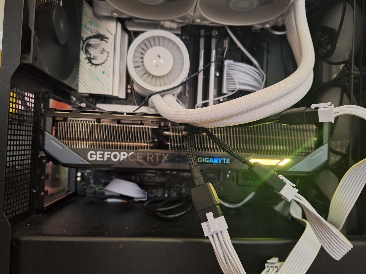 Nvidia RTX 5080 Gigabyte Gaming OC photo 9