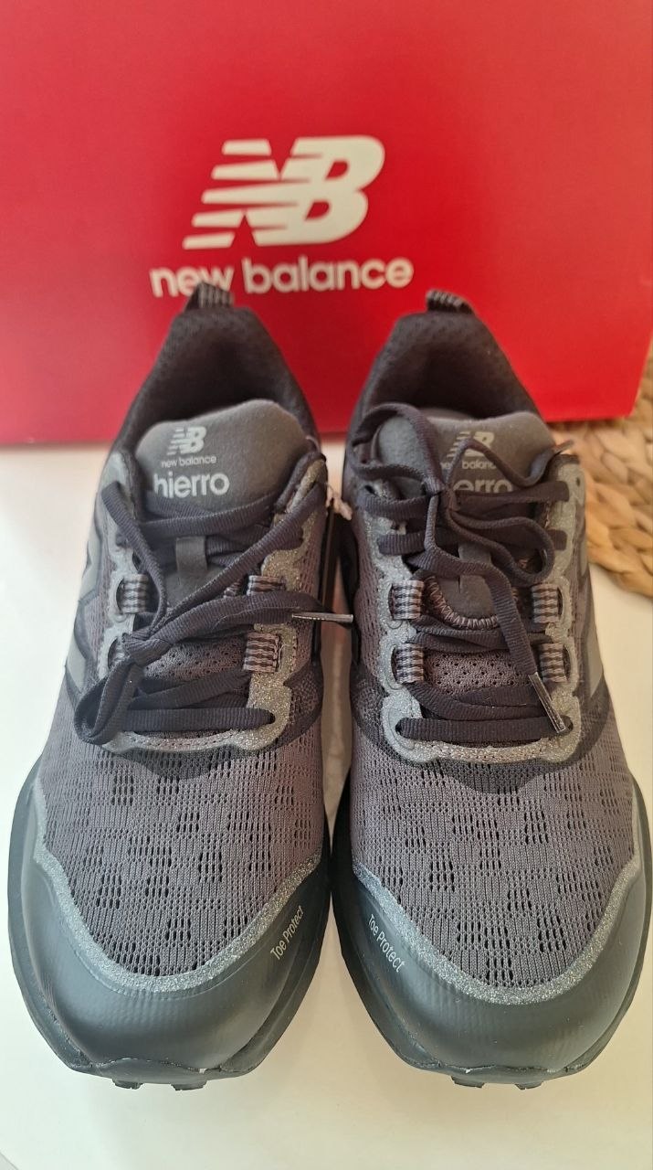 New Balance sneakers photo 2