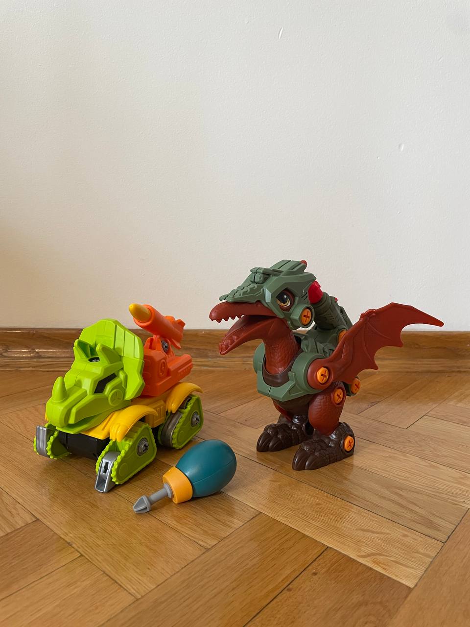 Игрушки динозавры