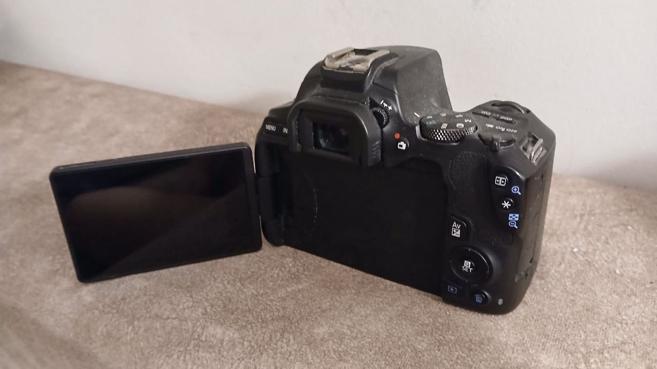 Canon EF-S 17-55mm f/2.8 IS USM Lens photo 3