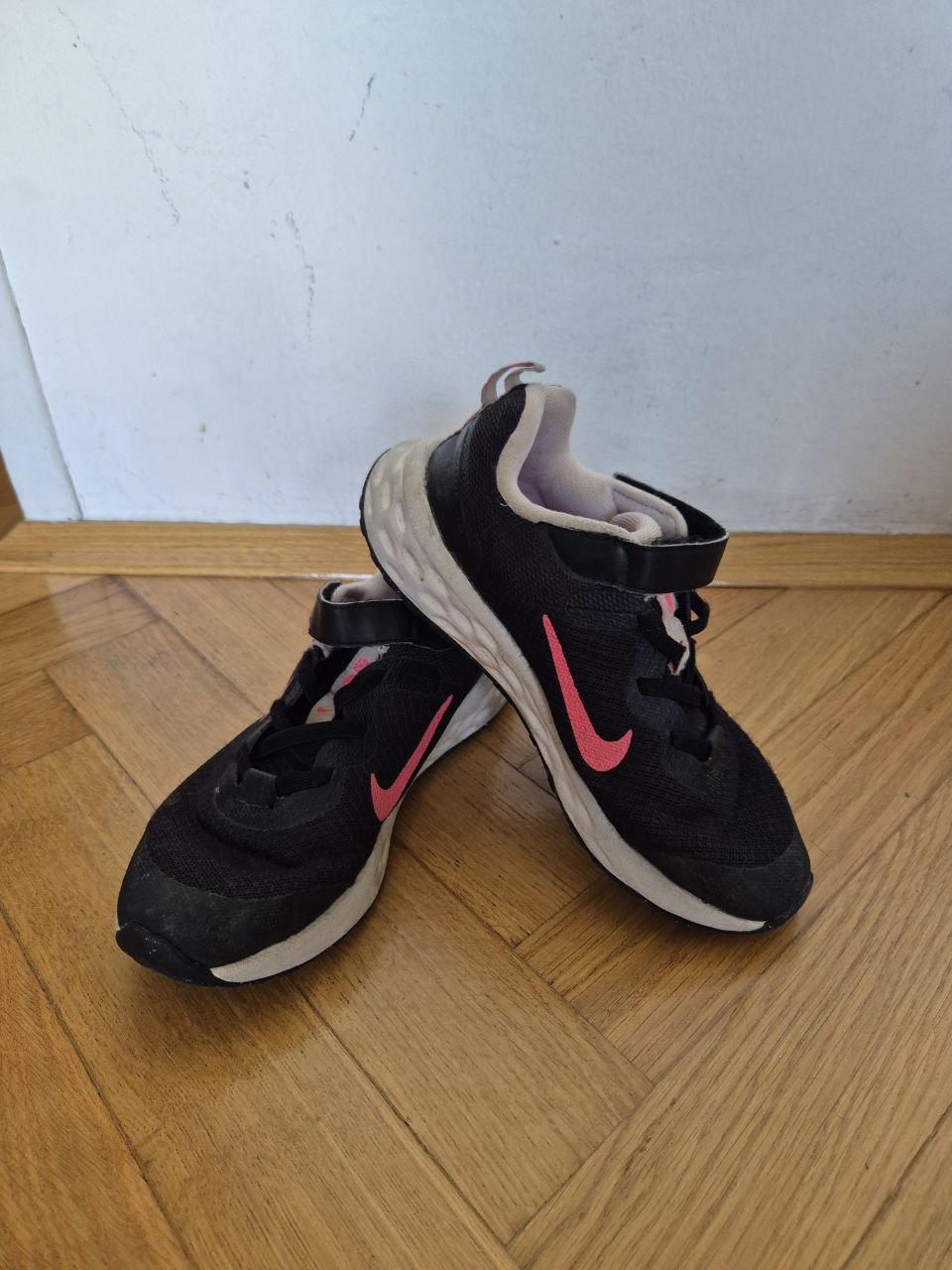 Sneakers photo 2