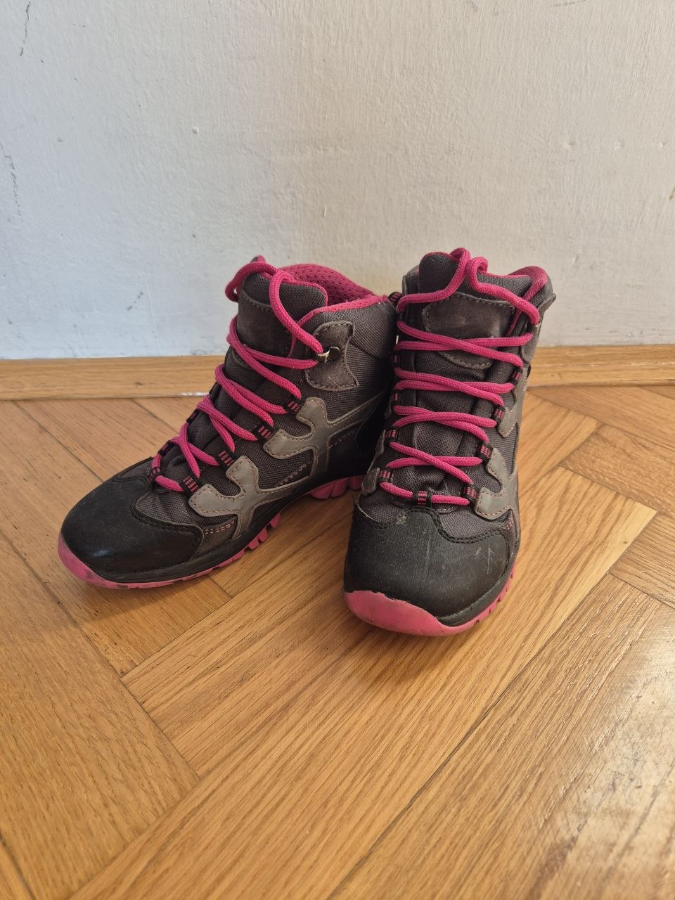 Sneakers photo 3
