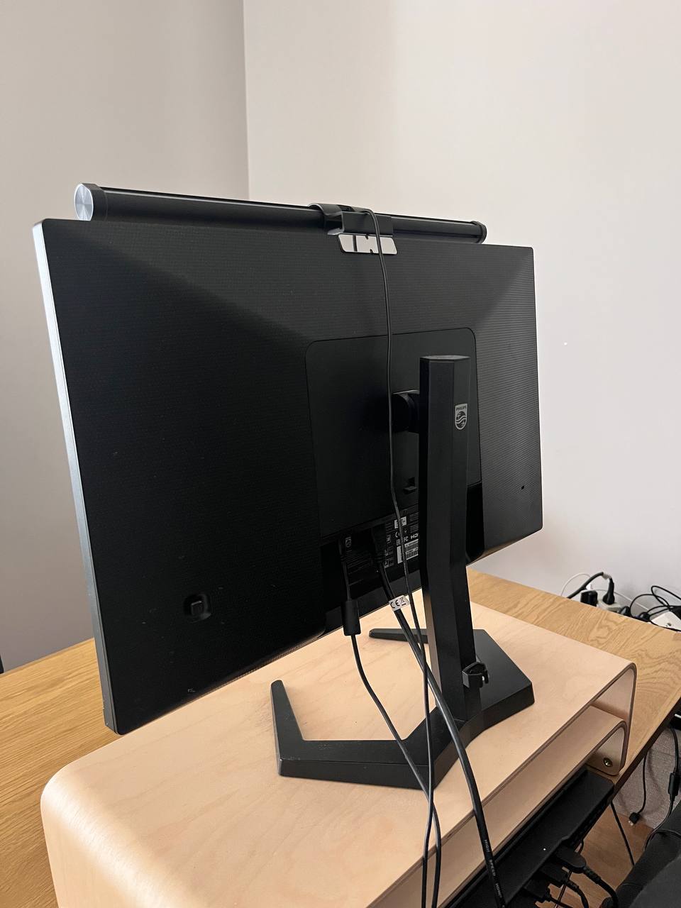 Philips Momentum 24" монитор photo 2