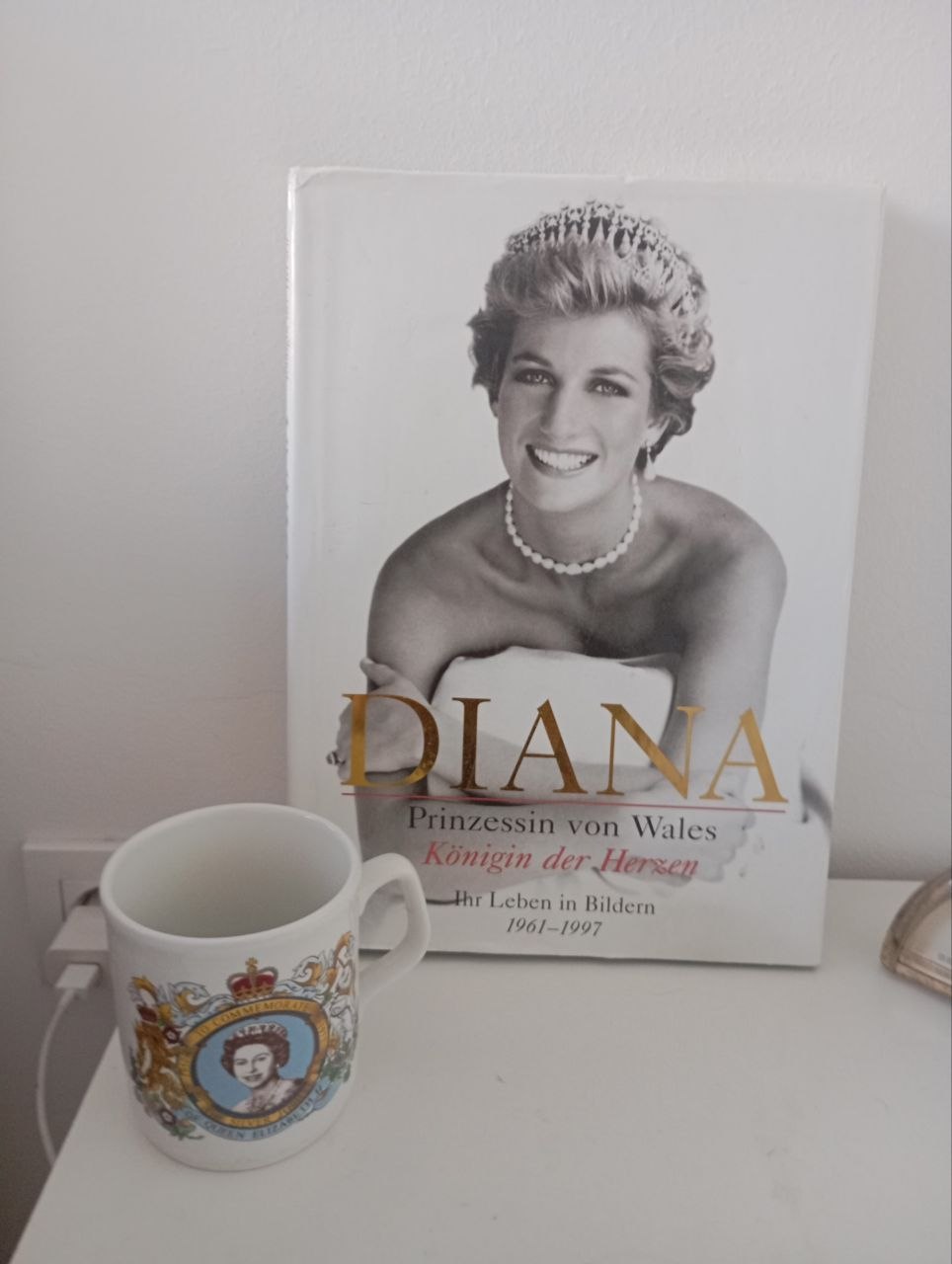 Knjiga Princesa Dijana
