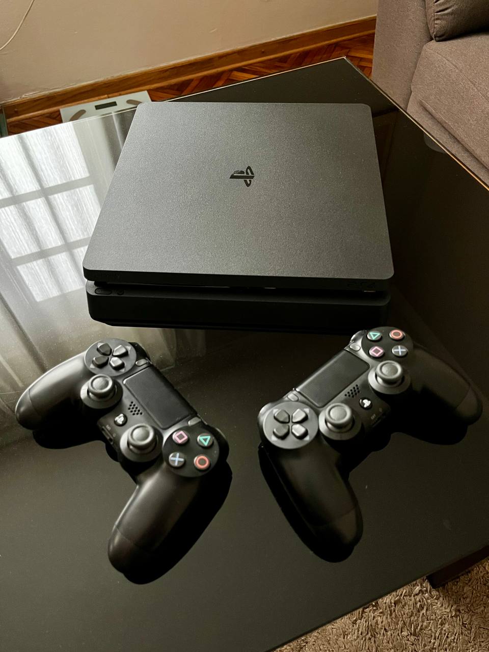 PlayStation 4 Slim 500 GB photo 2