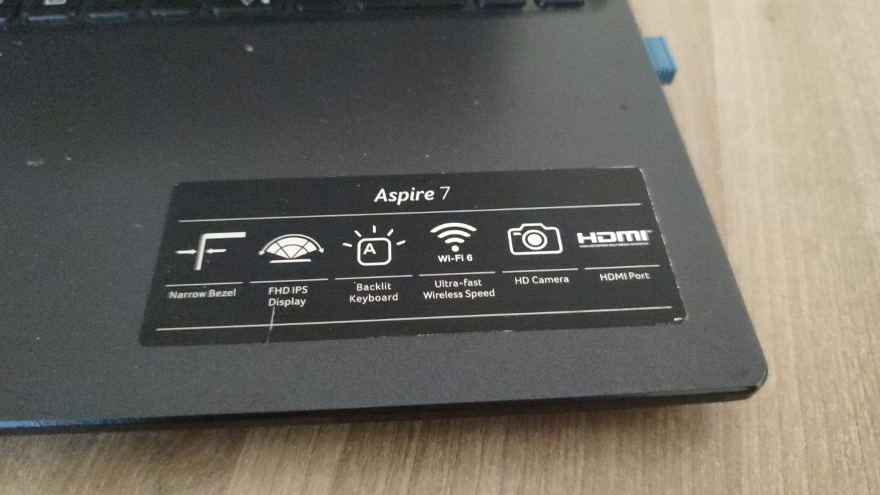 Acer Aspire 7 Gaming Laptop photo 2