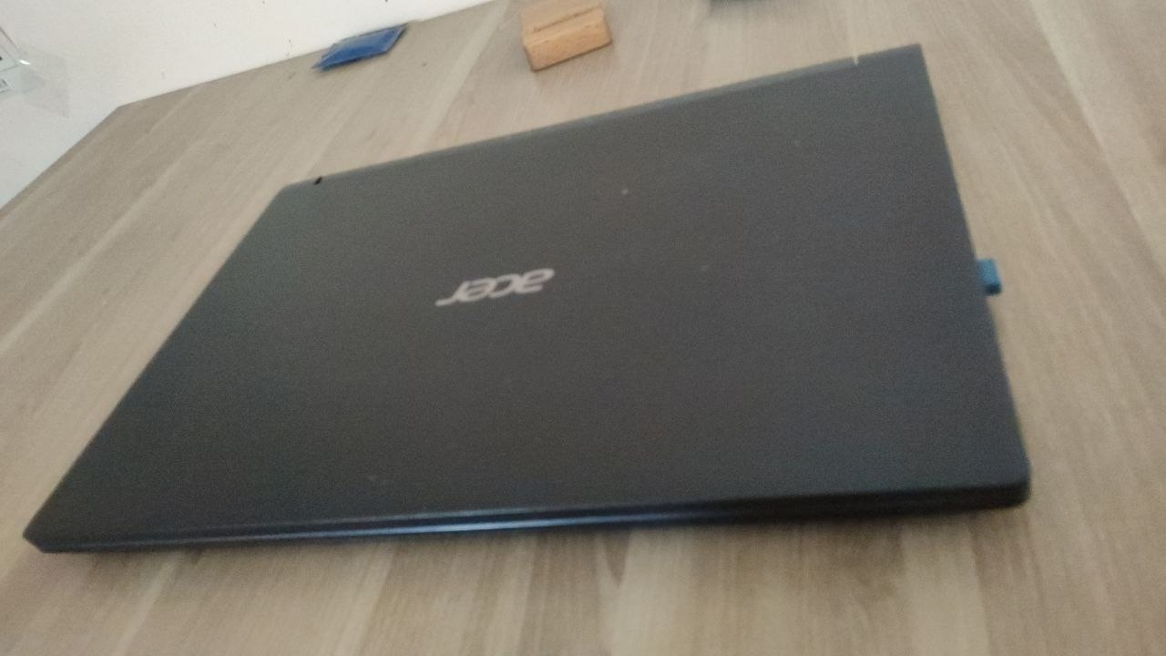 Acer Aspire 7 Gaming Laptop photo 3