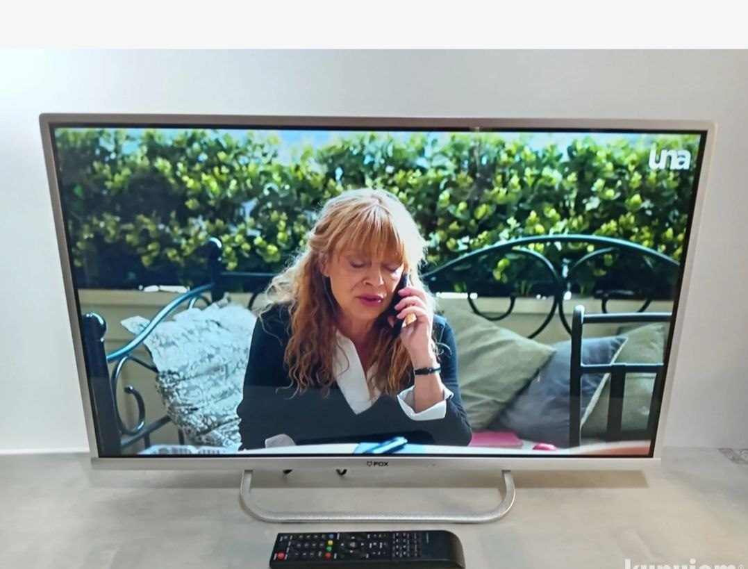 VOX32 television