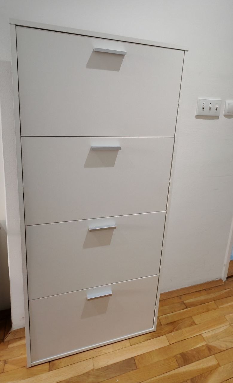 Mali kabinet - obučna Jysk
