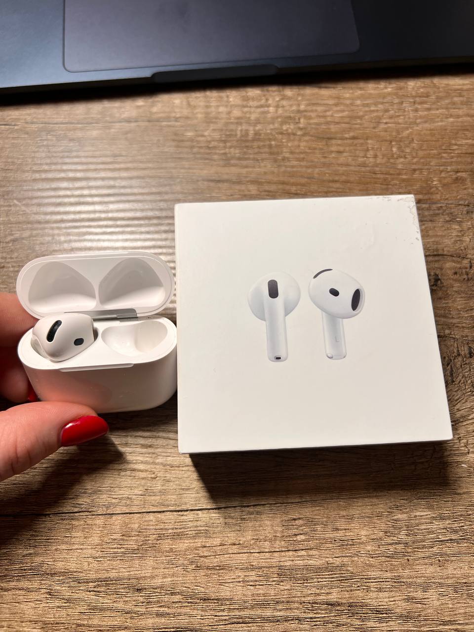 AirPods 4 (Left) photo 2