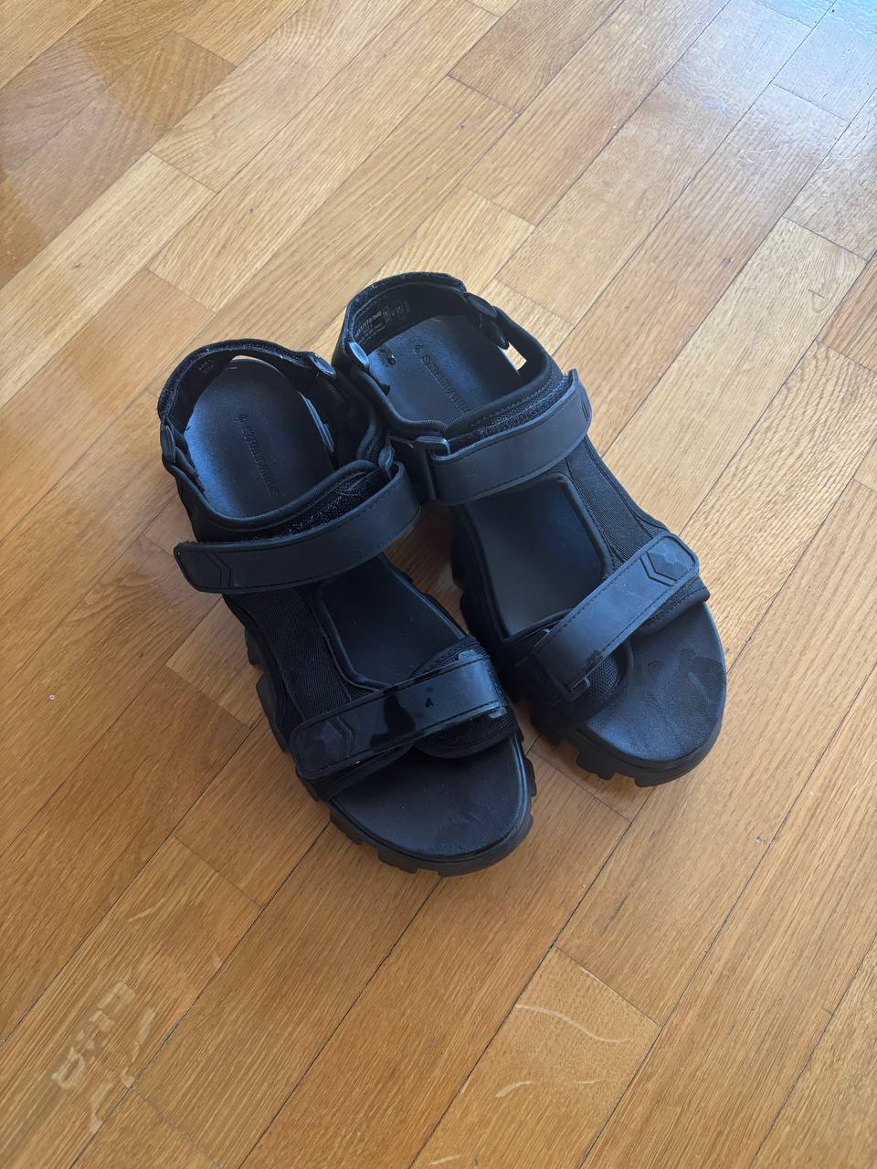 Stravaarius sandals