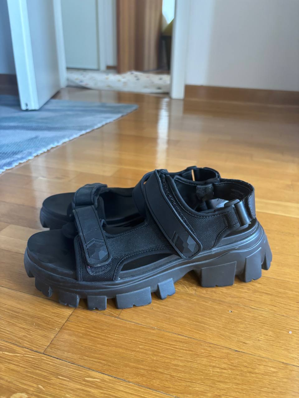Stravaarius sandals photo 2