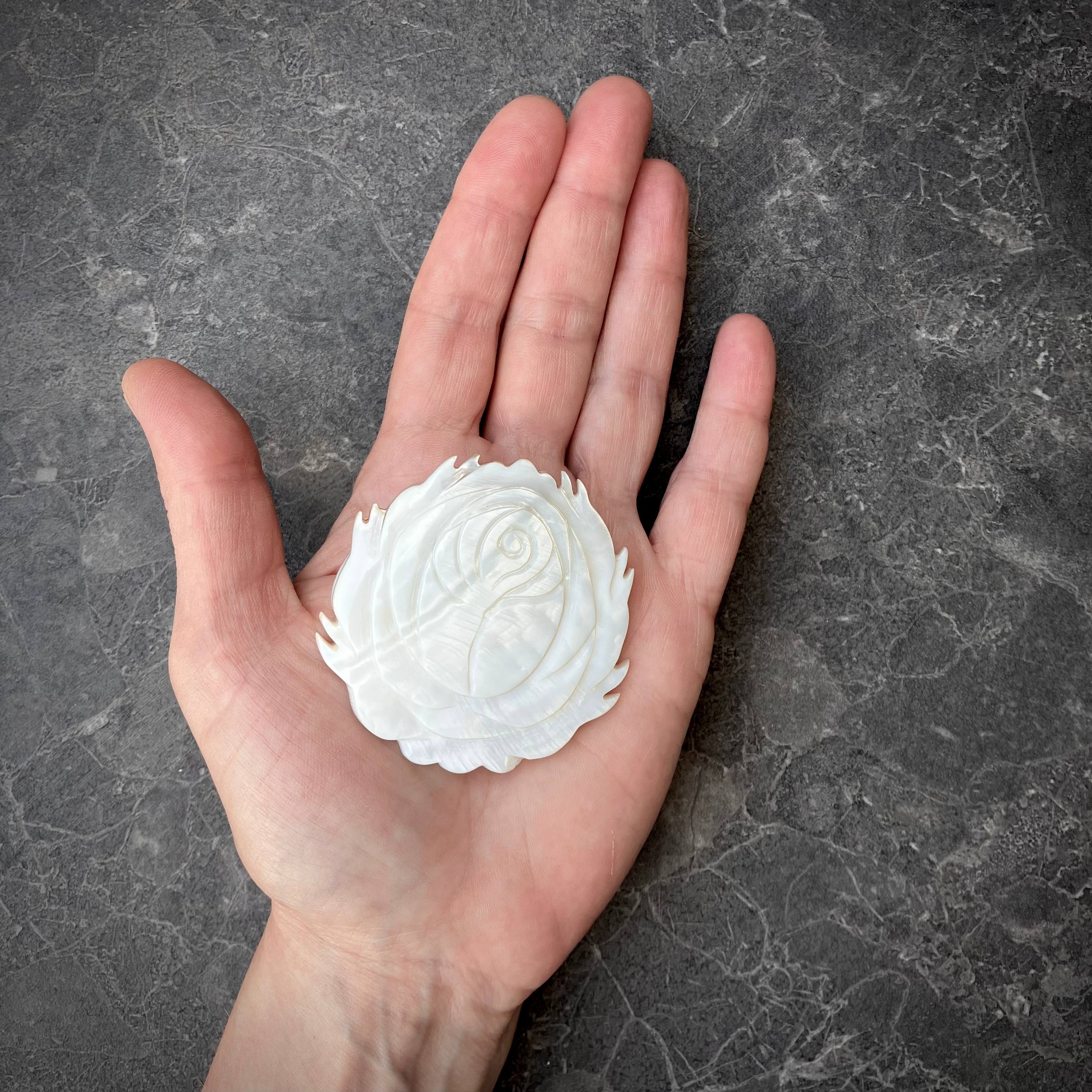 Vintage carved brooch made of natural mother of pearl photo 2