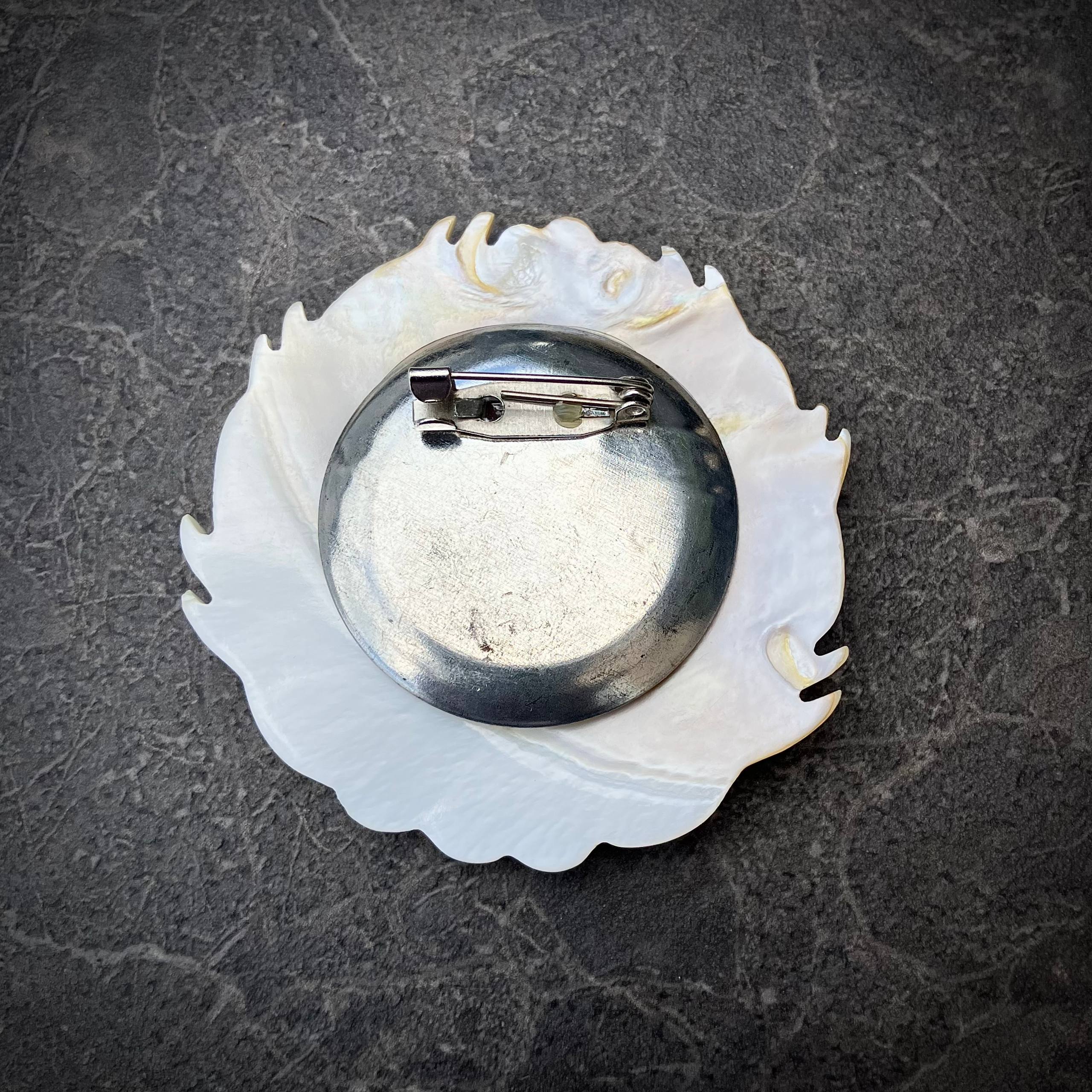 Vintage carved brooch made of natural mother of pearl photo 4
