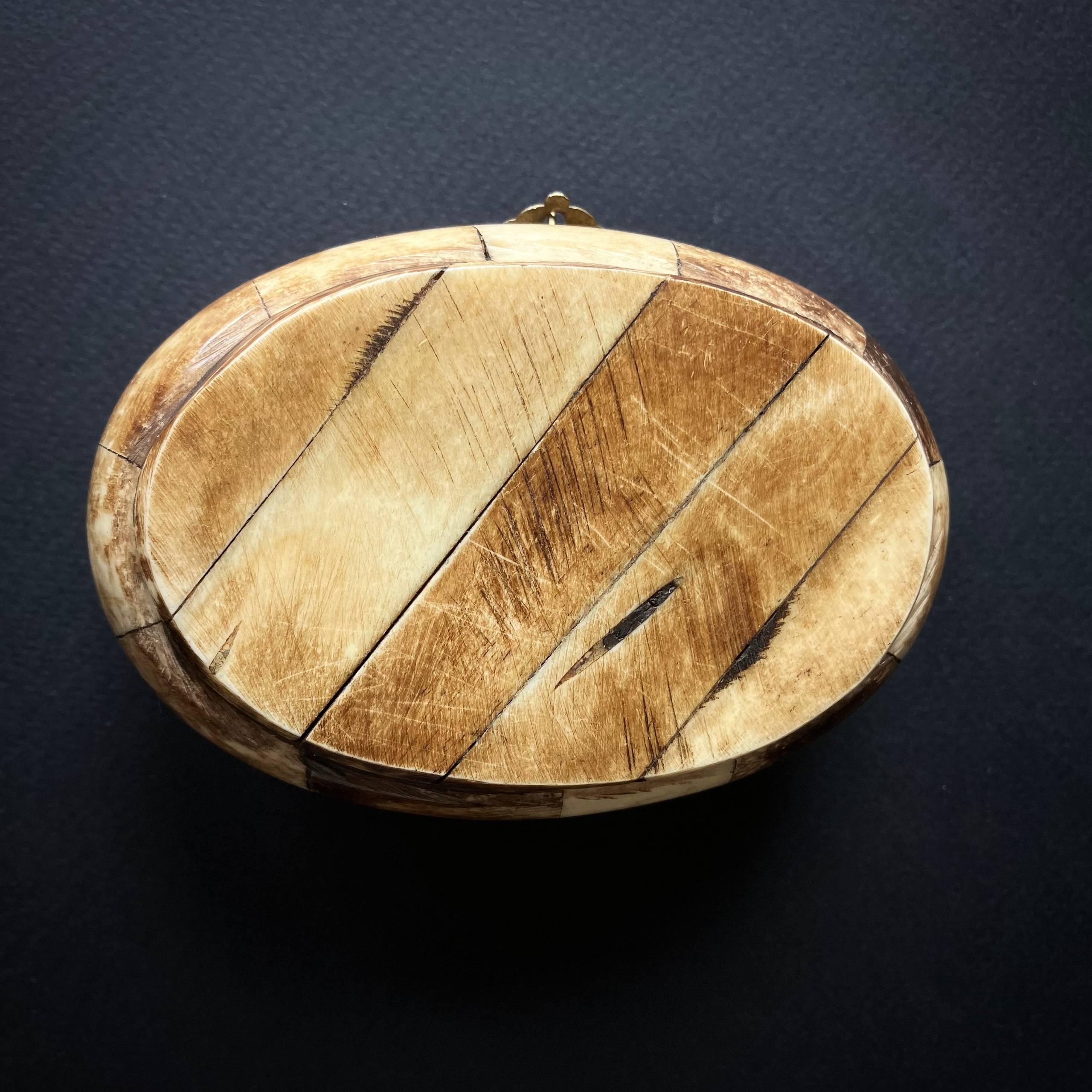 Vintage carved brooch made of natural mother of pearl photo 7