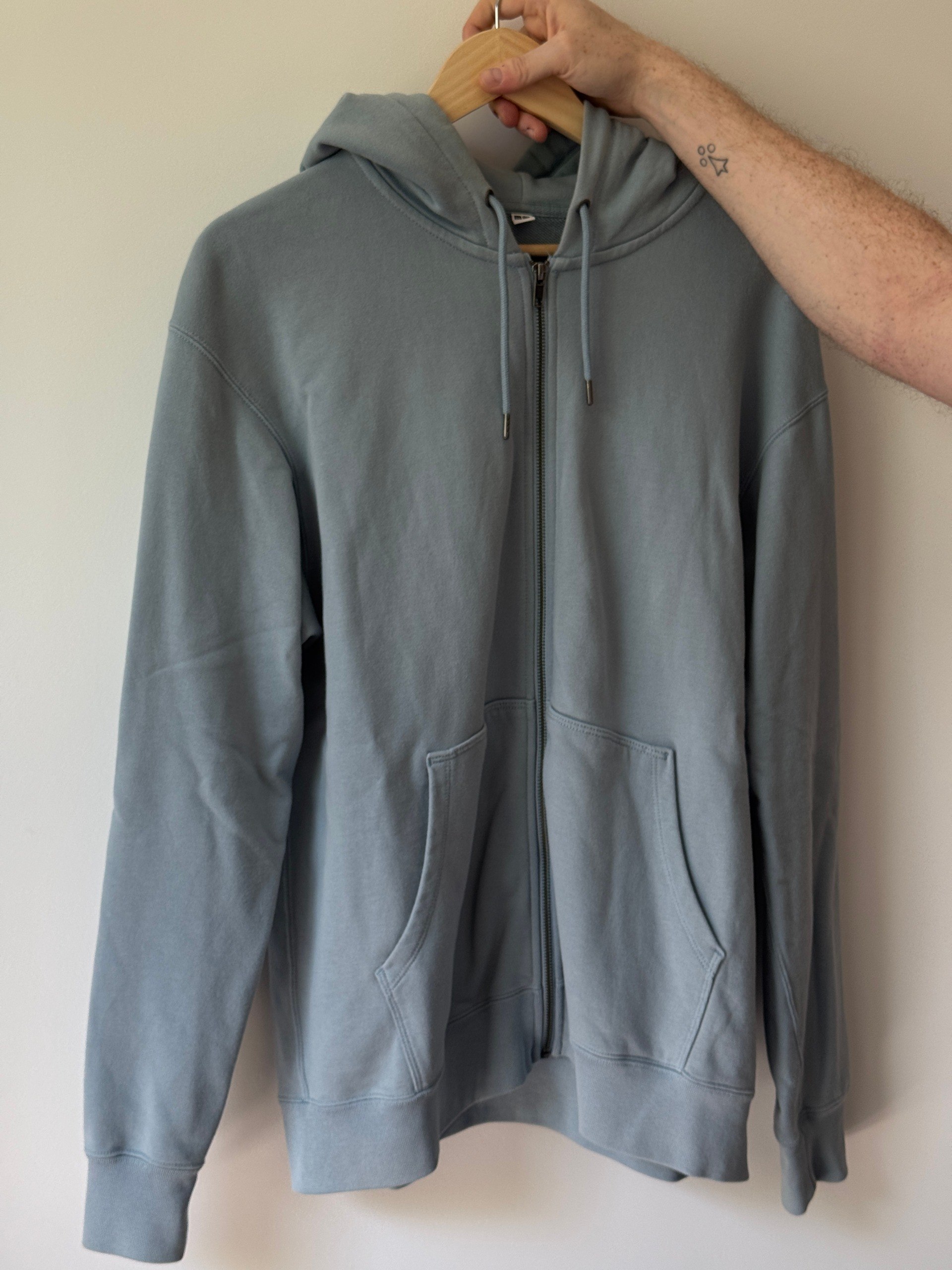 Uniqlo hoodie photo 5