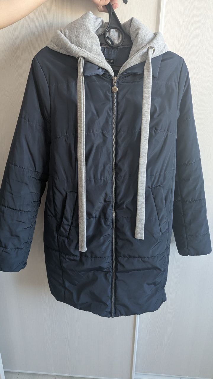 Coat for pregnant and breastfeeding women