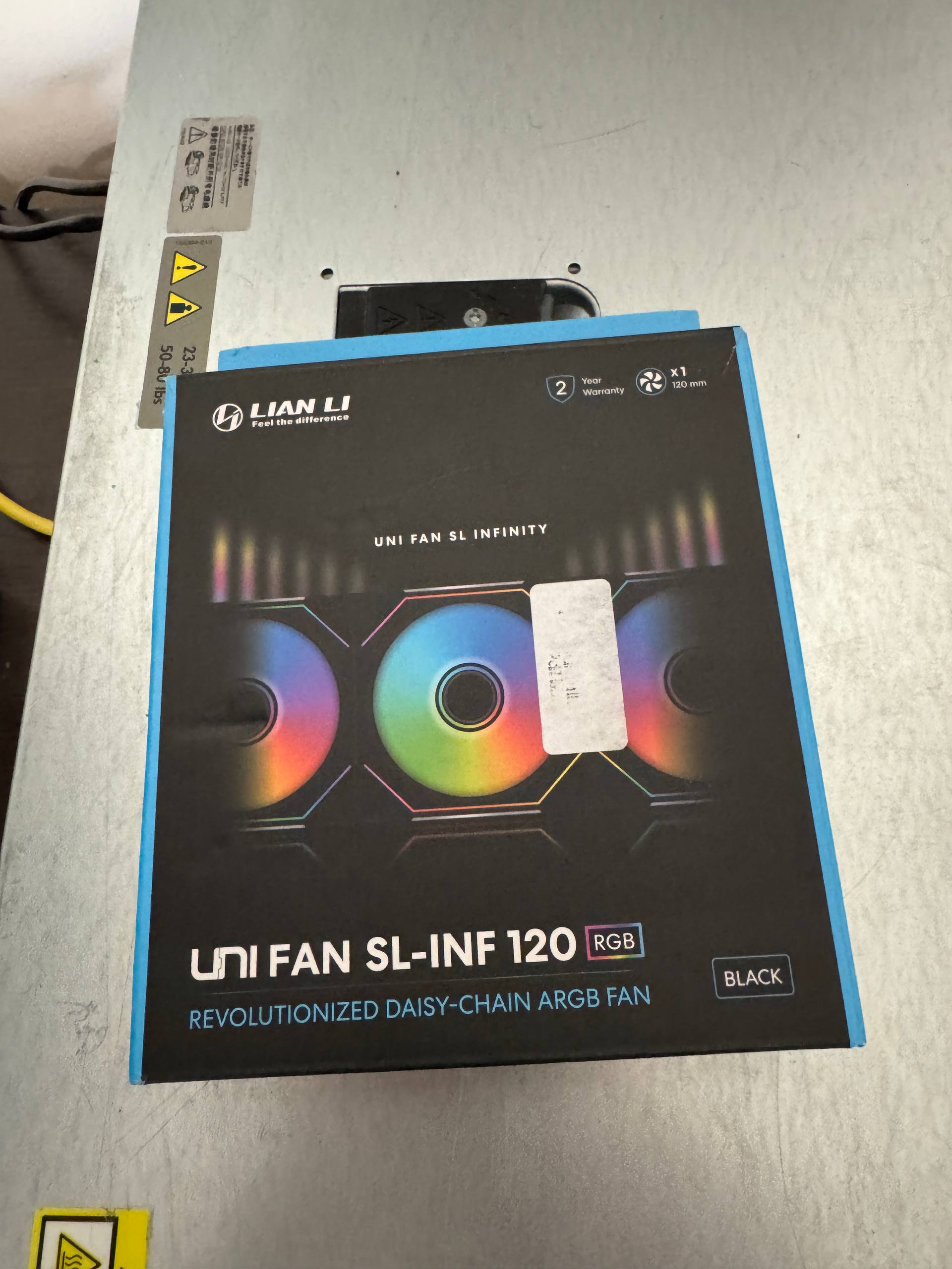 Lian Li SL-INF 120 RGB cooler photo 2