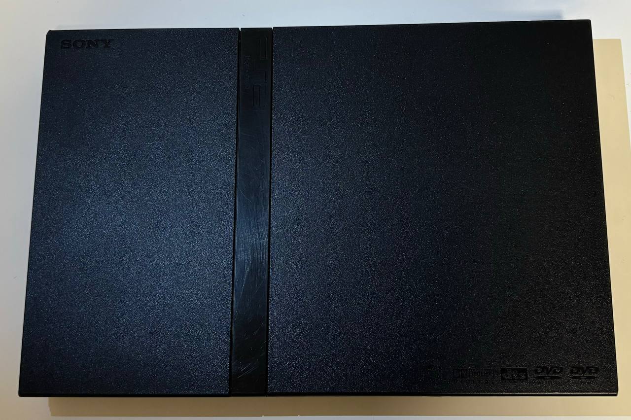 Sony PlayStation 2 Slim photo 3