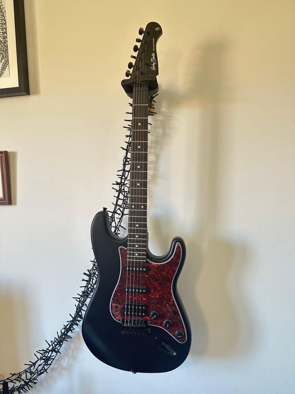 Harley Benton ST-20HSS SBK Standard Series Električna gitara