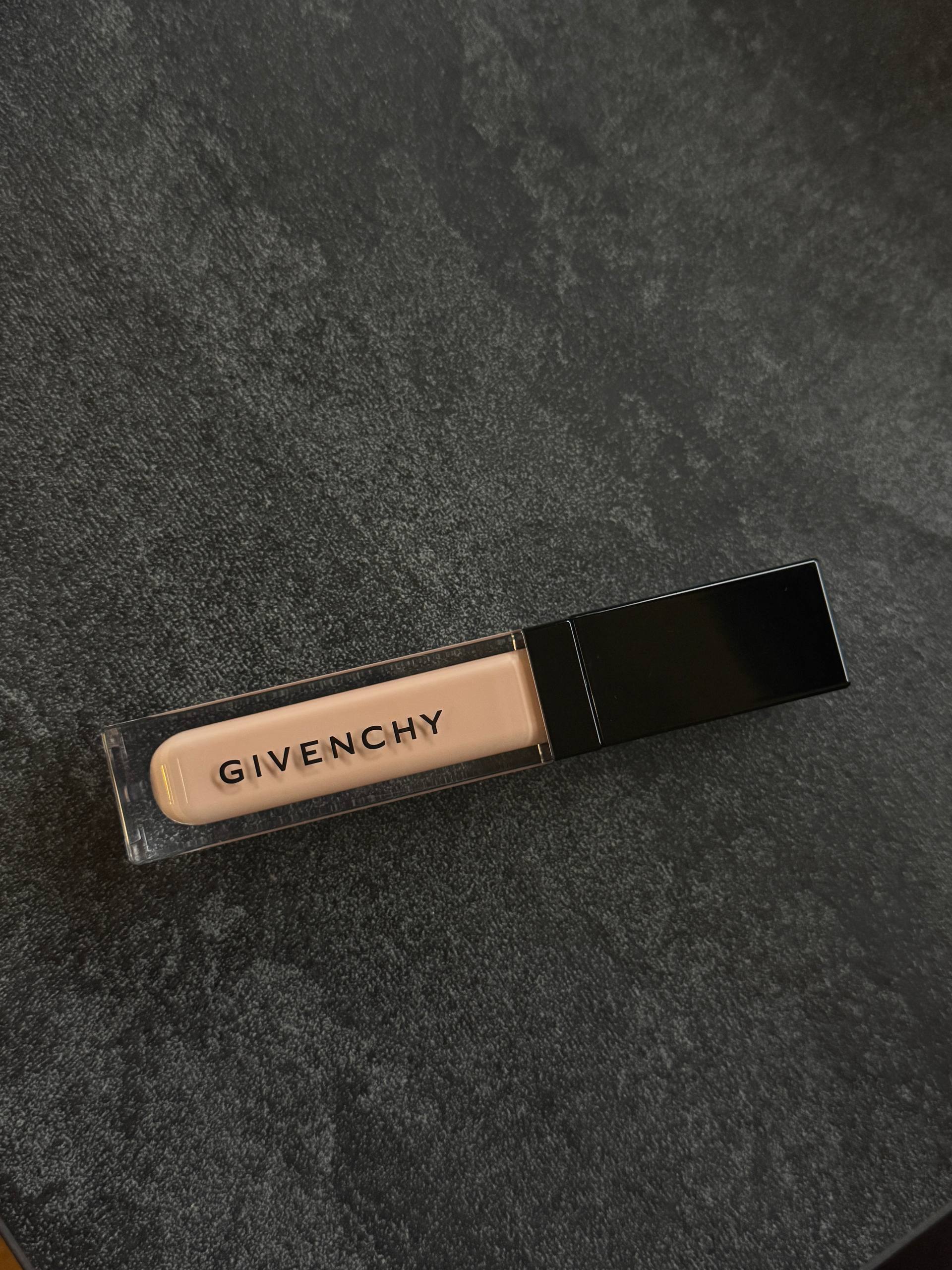Givenchy Prisme Libre skino-zaštitni korektor