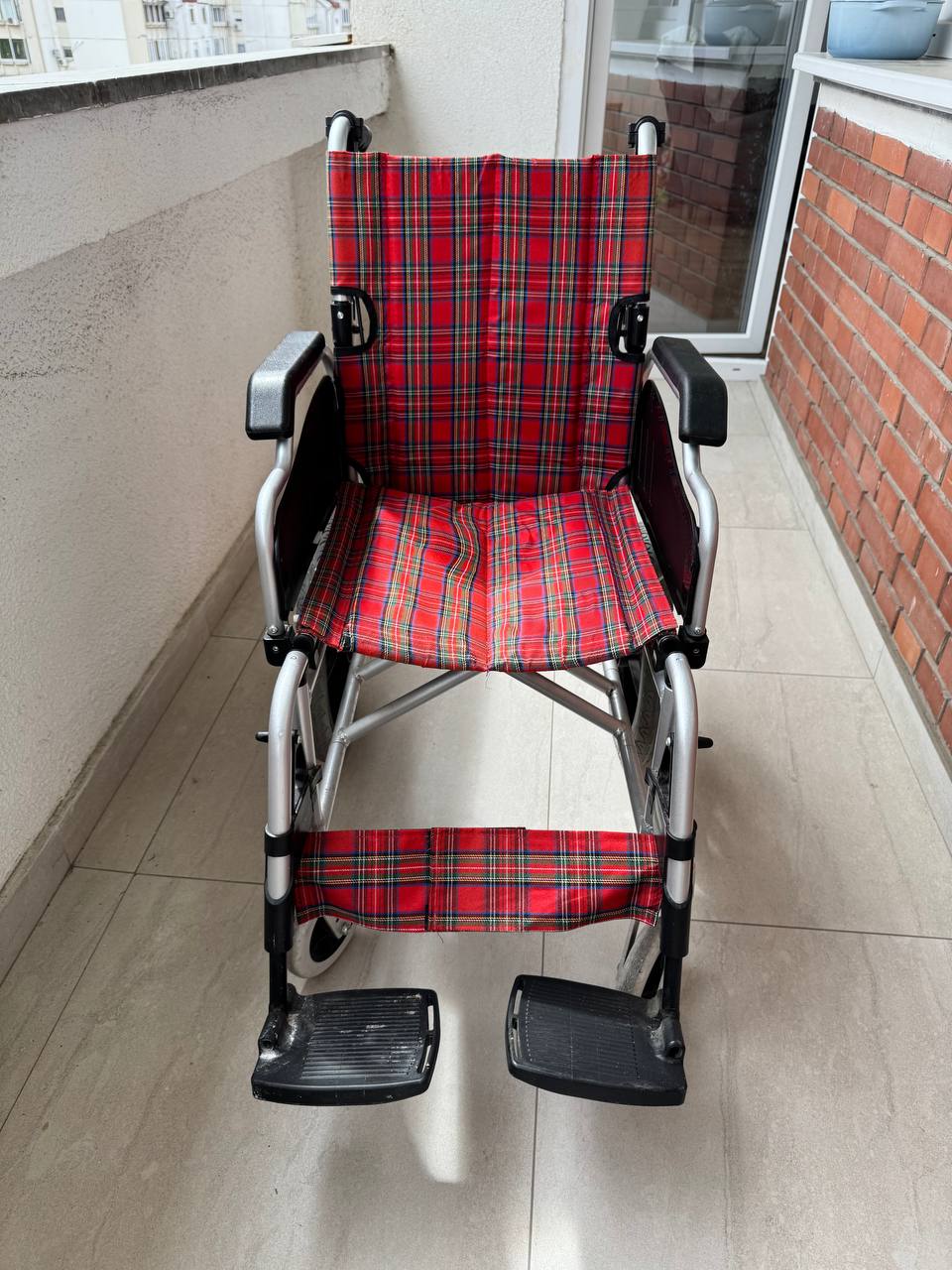 folding mechanical wheelchair