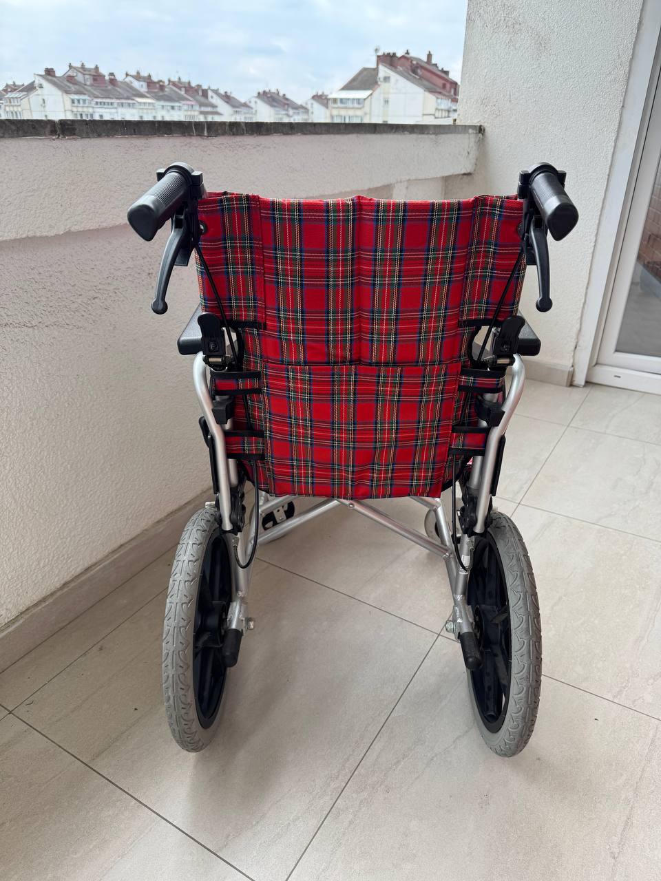 folding mechanical wheelchair photo 2