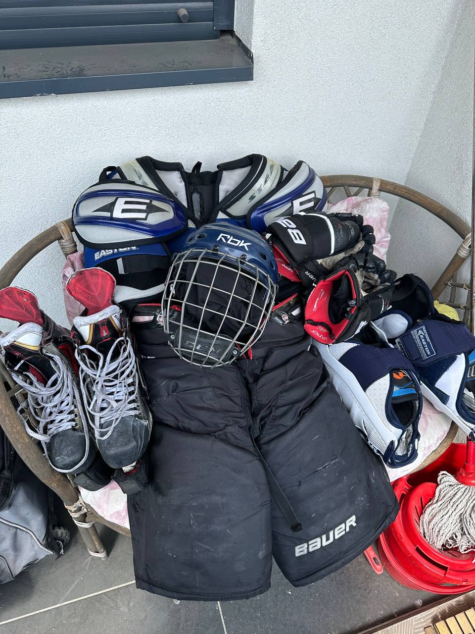 ice hockey uniform