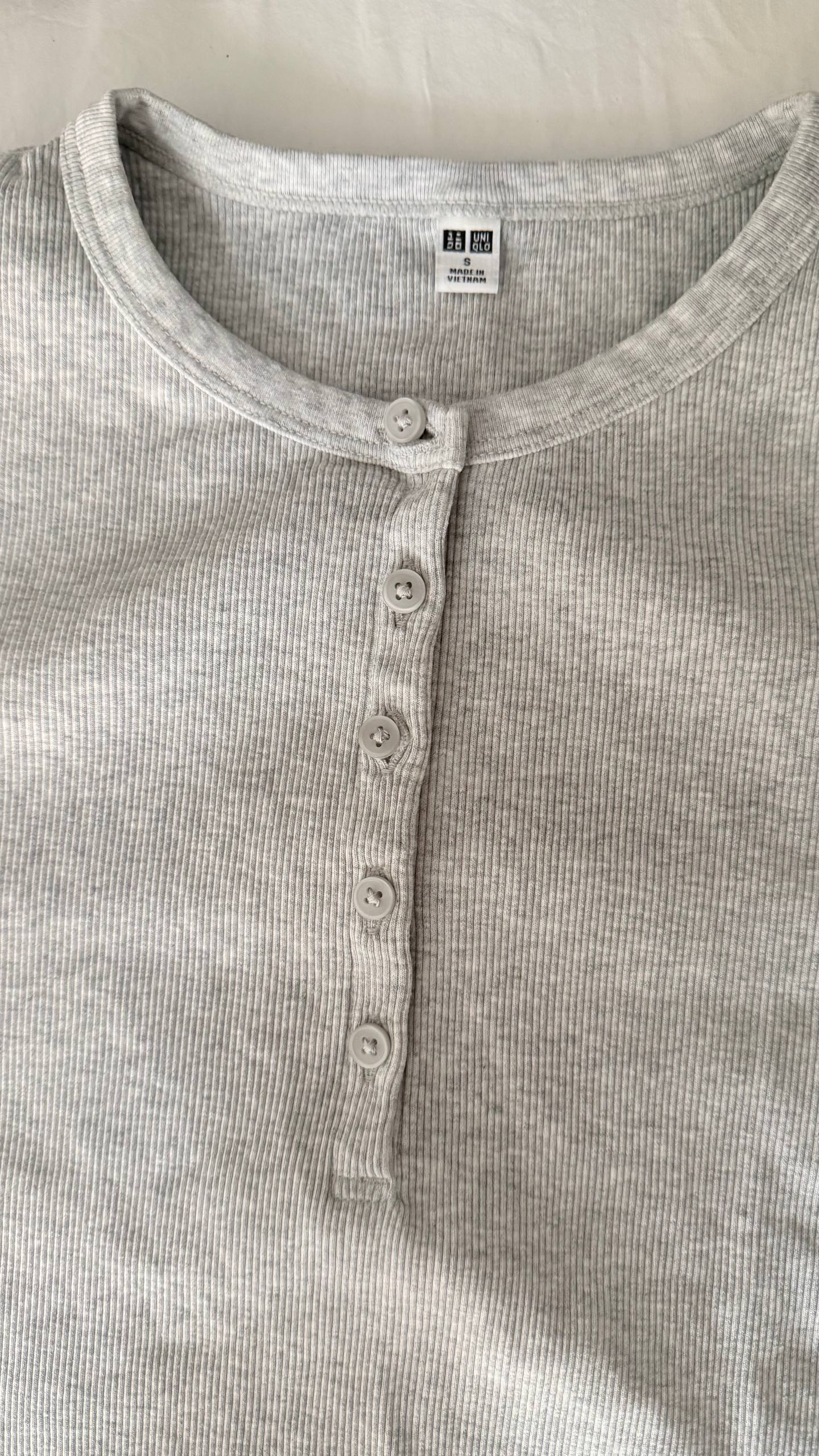 Long-sleeve shirt photo 2