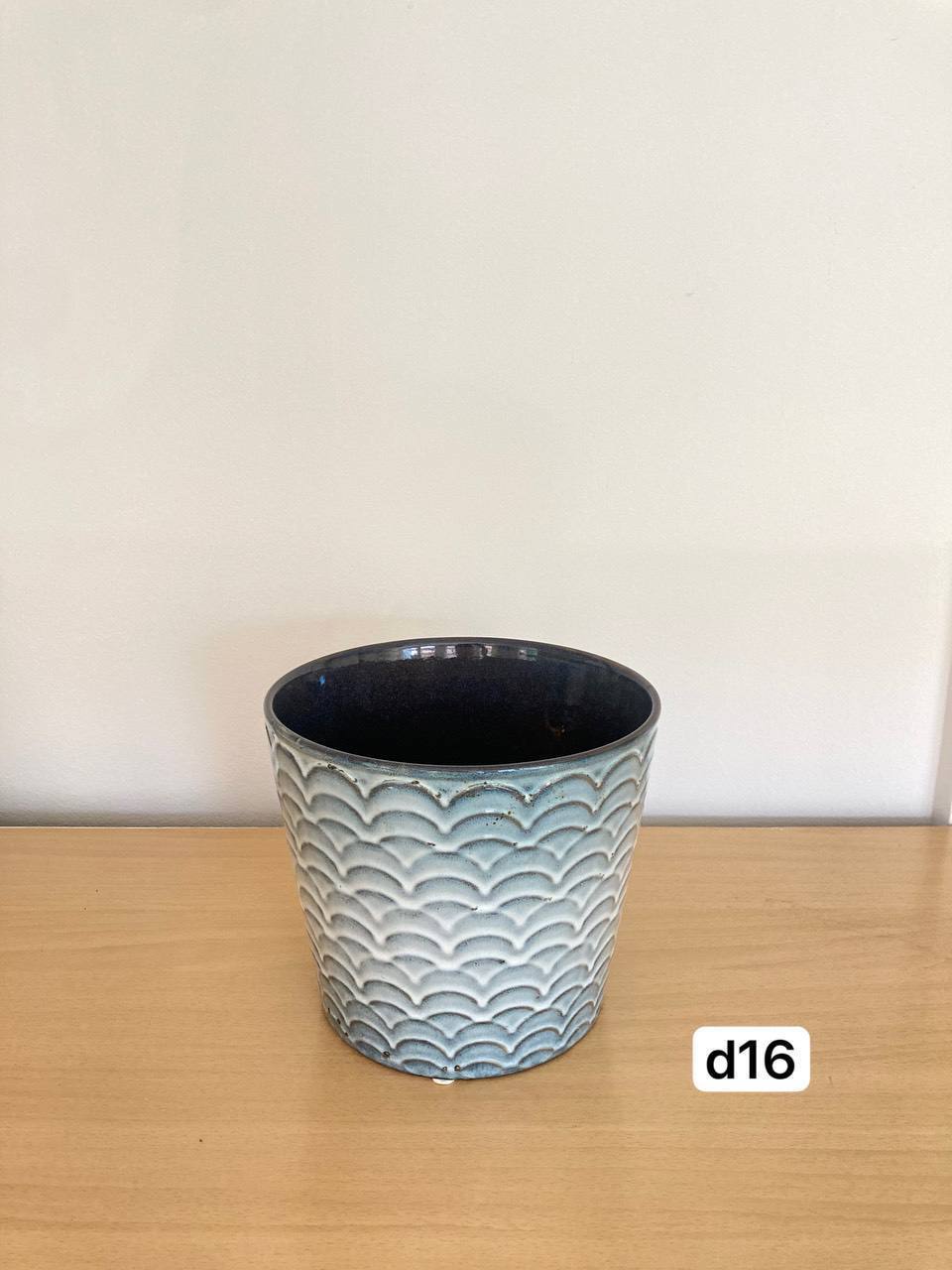 Large terracotta pot photo 2