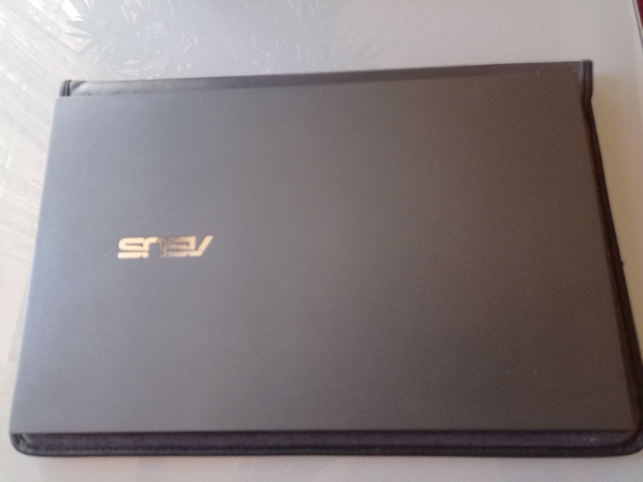 Asus Zenbook UX425 photo 2