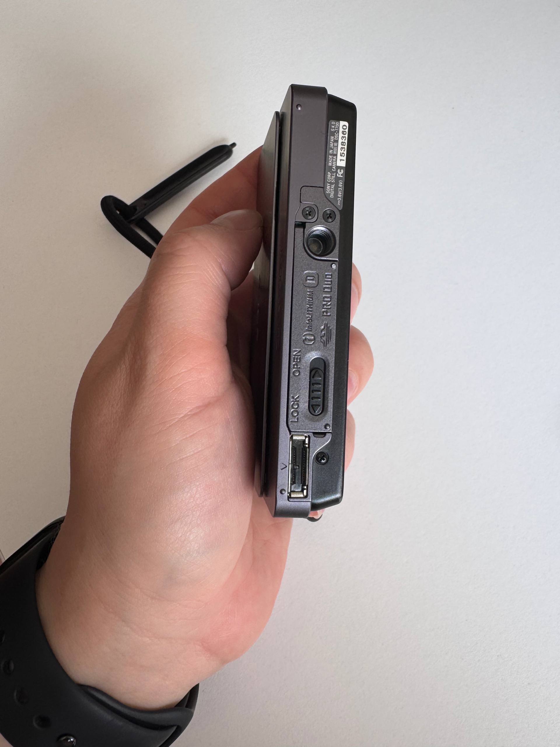Sony Cyber-shot DSC T700 photo 4