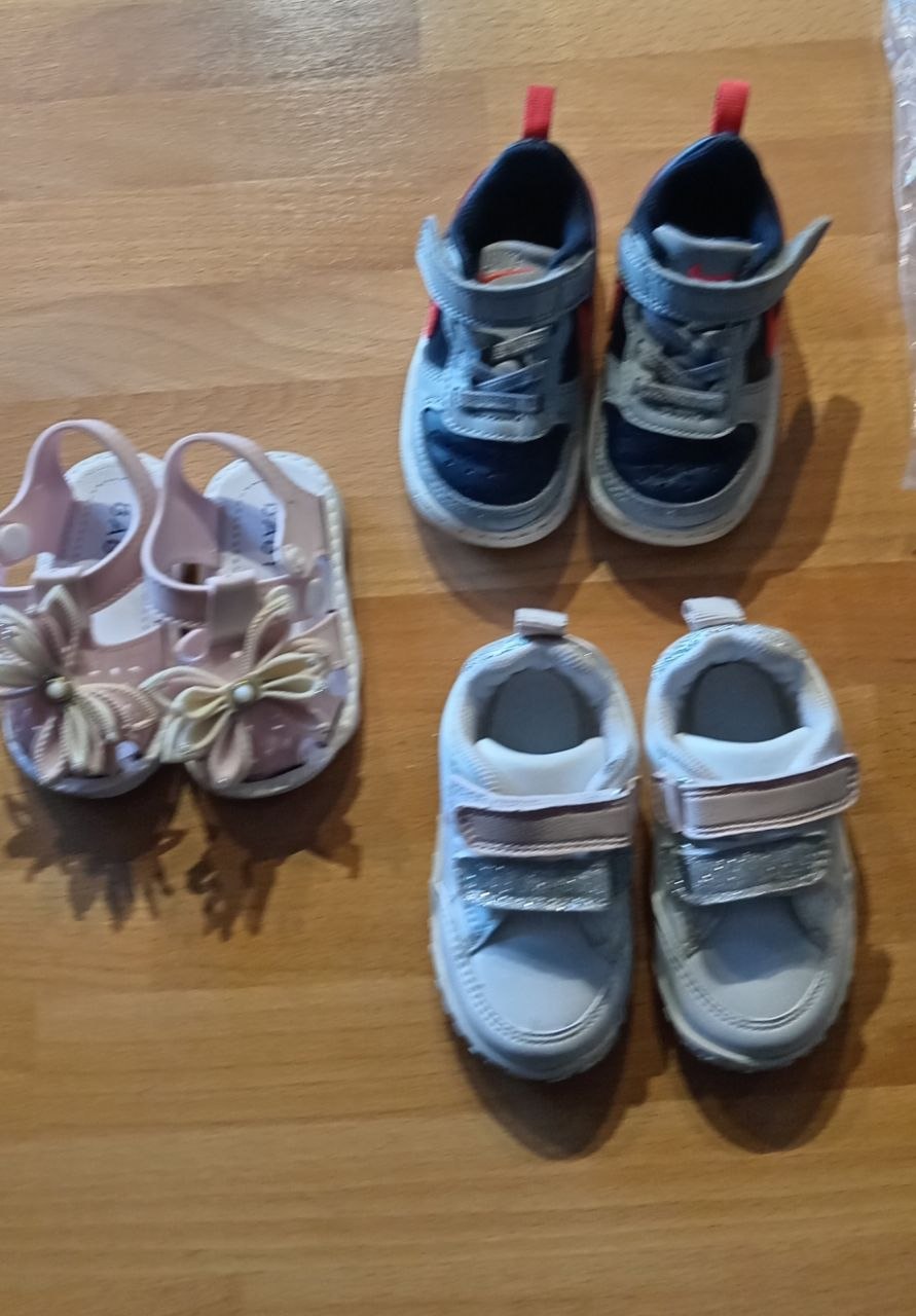 LC Waikiki I Nike sneakers