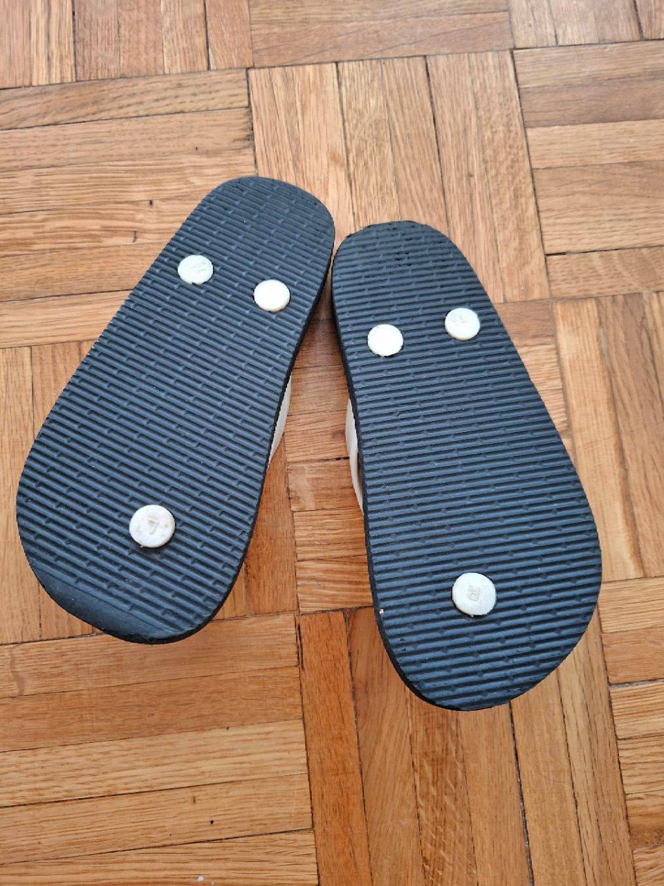 Flip-flops photo 4