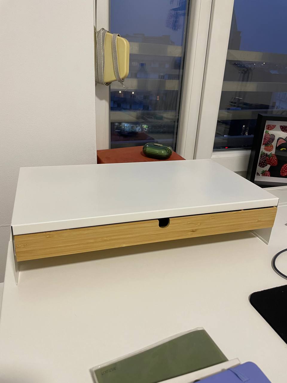 IKESto monitor podloga
