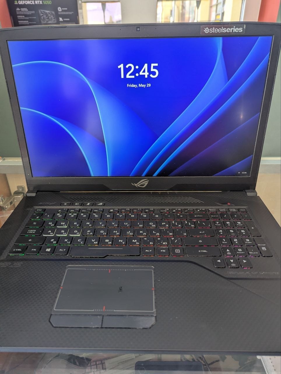 Asus ROG G703