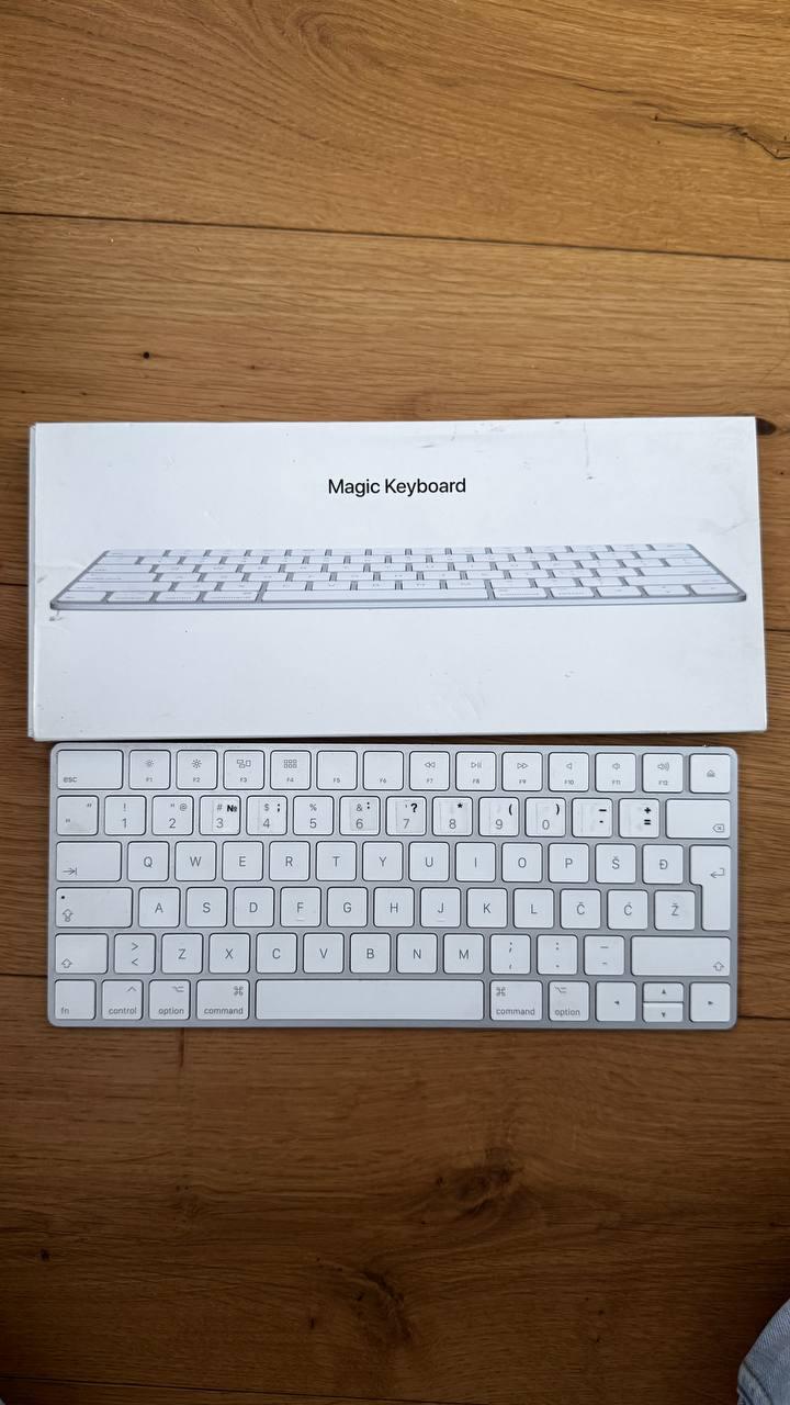 Apple keyboard a1644